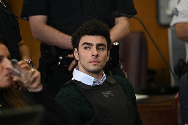 Luigi Mangione appears at State Supreme Court for a hearing on murder charges for killing UnitedHealthcare CEO Brian Thompson in New York City on Friday, February 21, 2025. Thompson was shot and killed in midtown Manhattan in a targeted attack as he was about to attend the company s annual investor conference. Pool photo by Curtis Means  NYX20250221123 CurtisxMeans