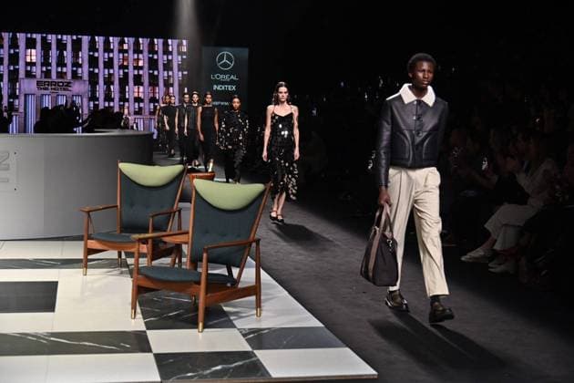 A model wears at collection runway a creation from Erroz during Pasarela Cibeles Mercedes-Benz Fashion Week Madrid 2025 in Madrid, on Friday ,21 February 2025 Cordon Press 