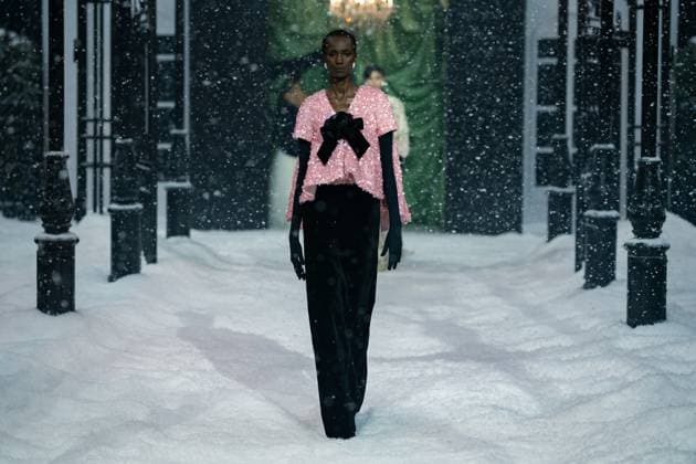 Richard Quinn - Runway - LFW February 2025 LONDON, ENGLAND - 21 FEBRUARY : Model during the Richard Quinn show during London Fashion Week February 2025 at The Lindley Hall on 21 February 2025 in London, England., Credit:Lounis Tiar Avalon United Kingdom, London  Copyright: xLounisxTiarx xAvalonx 0967210829