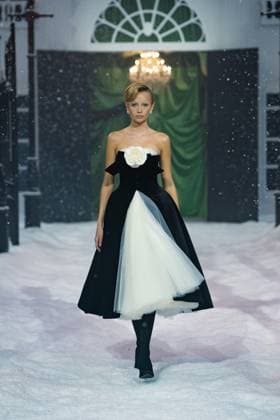 Richard Quinn - Runway - LFW February 2025 LONDON, ENGLAND - 21 FEBRUARY : Model during the Richard Quinn show during London Fashion Week February 2025 at The Lindley Hall on 21 February 2025 in London, England., Credit:Lounis Tiar Avalon United Kingdom, London  Copyright: xLounisxTiarx xAvalonx 0967212626