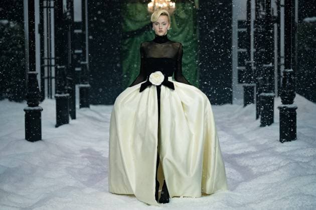 Richard Quinn - Runway - LFW February 2025 LONDON, ENGLAND - 21 FEBRUARY : Model during the Richard Quinn show during London Fashion Week February 2025 at The Lindley Hall on 21 February 2025 in London, England., Credit:Lounis Tiar Avalon United Kingdom, London  Copyright: xLounisxTiarx xAvalonx 0967212687