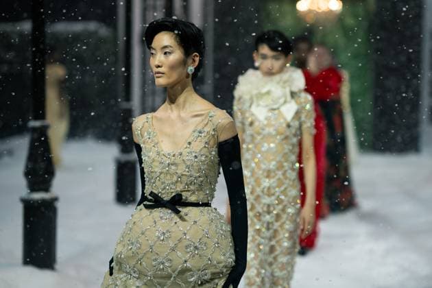 Richard Quinn - Runway - LFW February 2025 LONDON, ENGLAND - 21 FEBRUARY : Model during the Richard Quinn show during London Fashion Week February 2025 at The Lindley Hall on 21 February 2025 in London, England., Credit:Lounis Tiar Avalon United Kingdom, London  Copyright: xLounisxTiarx xAvalonx 0967213292