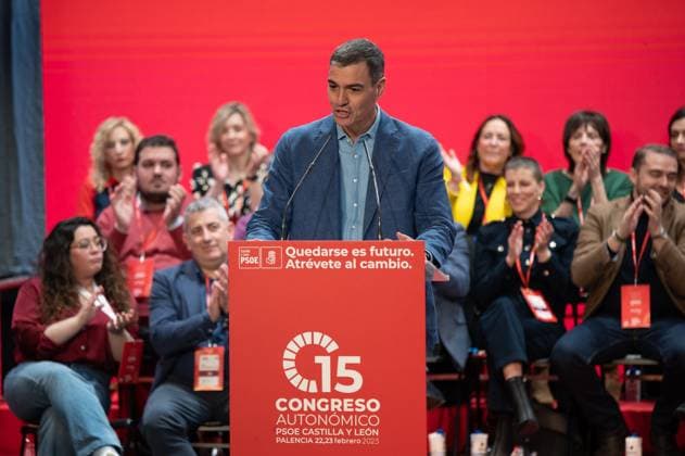 News Themen der Woche KW08 News Bilder des Tages Pedro Sánchez inaugurates the 15th Socialist Congress of Castilla y León in Palencia The Secretary General of the PSOE and President of the Government, Pedro Sánchez, speaks during the inauguration of the 15th Socialist Congress of Castilla y León, at the Teatro Ortega, on February 22, 2025, in Palencia, Castilla y León Spain The Congress is held under the slogan Stay is future Dare to change During the conclave, which is held today and tomorrow, February 23, Carlos Martínez is confirmed as the new regional secretary after the departure of Luis Tudanca 22 FEBRUARY 2025 PSOE CYL CONGRESS INAUGURATION POLITICS Palencia Castilla y Leon Palencia Castilla y Leon Castilla y Leon Spain  Copyright: xIsaxSaizx 6535349