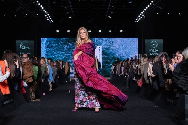 February 22, 2025, Madrid, Madrid, Spain: ESTHER CAo˜ADAS walks the runway at the LOLA CASADEMUNT BY MAITE fashion show during the Mercedes Benz Fashion Week Madrid at Madrid Mercedes Fashion Week on February 22, 2025 in Madrid, Spain. Madrid Spain - ZUMAc312 1059147987st Copyright: xOscarxManuelxSanchezx