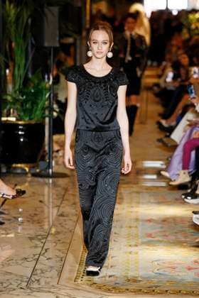 Huishan Zhang London Ready to wear fall winter 2025:26 LONDON February 2025 Huishan Zhang London Ready to wear fall winter 2025:26 LONDON February 2025, Credit:Zeppelin Avalon  Copyright: xZeppelinx xAvalonx 0967616856