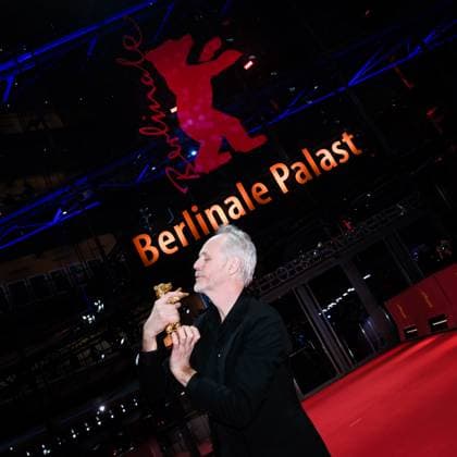 Winners Photocall after the Closing Ceremony , Berlinale Palast, Berlin, Germany Producer Hege Hauff Hvattumon, winner of the Golden Bear for Best Film for Dreams (Sex Love) poses on the red carpet during the Winners Photocall after the Closing Ceremony during Berlinale (Berlin Film Festival) at Berlinale Palast, Berlin, , Germany on 22 February 2025. Picture, Credit:Julie Edwards Avalon Germany, Potsdammer Platz, Berlin, Berlinale Palast Copyright: xJuliexEdwardsx xAvalonx 0967650361