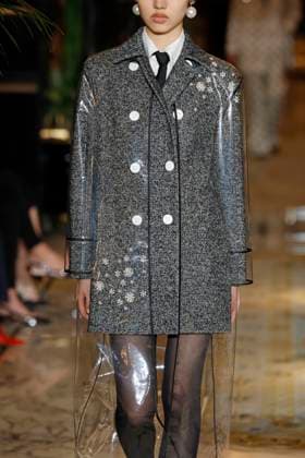 Huishan Zhang London Ready to wear fall winter 2025:26 LONDON February 2025 Huishan Zhang London Ready to wear fall winter 2025:26 LONDON February 2025, Credit:Zeppelin Avalon  Copyright: xZeppelinx xAvalonx 0967646729