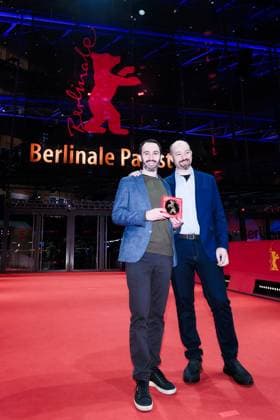 Red Carpet for the Closing Ceremony , Berlinale Palast, Berlin, Germany Brandon Kramer (L) and US producer Lance Kramer, winners of the Documentary Award seen on the Red Carpet for the Closing Ceremony during Berlinale (Berlin Film Festival) at Berlinale Palast, Berlin, , Germany on 22 February 2025. Picture, Credit:Julie Edwards Avalon Germany, Potsdammer Platz, Berlin, Berlinale Palast Copyright: xJuliexEdwardsx xAvalonx 0967653790