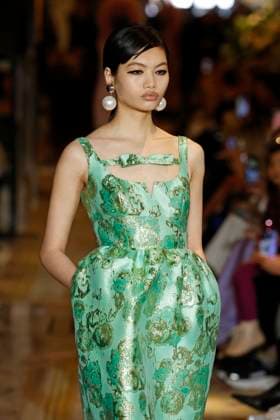 Huishan Zhang London Ready to wear fall winter 2025:26 LONDON February 2025 Huishan Zhang London Ready to wear fall winter 2025:26 LONDON February 2025, Credit:Zeppelin Avalon  Copyright: xZeppelinx xAvalonx 0967648160
