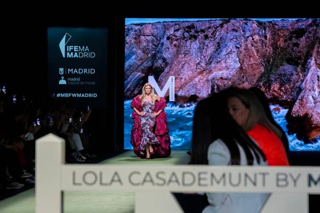 February 22, 2025, Madrid, Madrid, Spain: ESTHER CAo˜ADAS walks the runway at the LOLA CASADEMUNT BY MAITE fashion show during the Mercedes Benz Fashion Week Madrid at Madrid Mercedes Fashion Week on February 22, 2025 in Madrid, Spain. Madrid Spain - ZUMAc312 1059177228st Copyright: xOscarxManuelxSanchezx