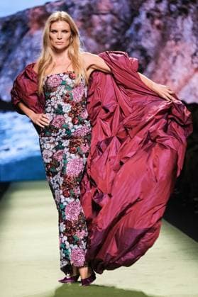lola Casademunt Fashion Week A model walks the runway wearing a design by Lola Casademunt during Mercedes-Benz Fashion Week de Madrid in IFERMA, 22 February 2025 Spain Featuring: Esther Canadas walks the runway wearing a design by Lola Casademunt during Mercedes-Benz Fashion Week de Madrid in IFERMA, 22 February 2025 Spain Where: Madrid, Spain When: 22 Feb 2025 Credit: Oscar Gonzalez WENN Madrid Spain Copyright: xOscarxGonzalez WENNx wenn40266379 OFA ZOJx wenn40266379