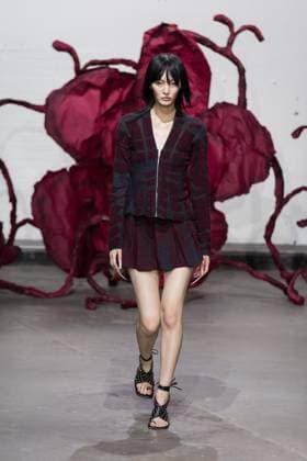 Chet Lo AW25 Show At London Fashion Week LONDON, UNITED KINGDOM - FEBRUARY 23, 2025: A model walks the runway during Chet Lo Autumn Winter 2025 show at London Fashion Week in London, United Kingdom on February 23, 2025. London Greater London United Kingdom  Copyright: xWIktorxSzymanowiczx originalFilename: szymanowicz-chetloaw250223_np2dl.jpg