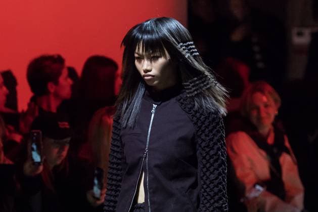 Chet Lo AW25 Show At London Fashion Week LONDON, UNITED KINGDOM - FEBRUARY 23, 2025: A model walks the runway during Chet Lo Autumn Winter 2025 show at London Fashion Week in London, United Kingdom on February 23, 2025. London Greater London United Kingdom  Copyright: xWIktorxSzymanowiczx originalFilename: szymanowicz-chetloaw250223_npscR.jpg