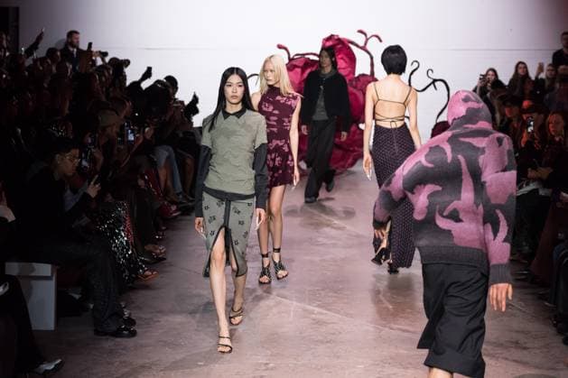Chet Lo AW25 Show At London Fashion Week LONDON, UNITED KINGDOM - FEBRUARY 23, 2025: Models walk the runway during Chet Lo Autumn Winter 2025 show at London Fashion Week in London, United Kingdom on February 23, 2025. London Greater London United Kingdom  Copyright: xWIktorxSzymanowiczx originalFilename: szymanowicz-chetloaw250223_npYAG.jpg