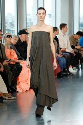 Roksanda London Ready to wear fall winter 2025:26 LONDON February 2025 Roksanda London Ready to wear fall winter 2025:26 LONDON February 2025, Credit:Zeppelin Avalon  Copyright: xZeppelinx xAvalonx 0968142057