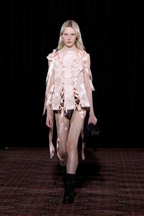 Simone Rocha London Ready to wear fall winter 2025:26 LONDON February 2025 Simone Rocha London Ready to wear fall winter 2025:26 LONDON February 2025, Credit:Zeppelin Avalon  Copyright: xZeppelinx xAvalonx 0968157095