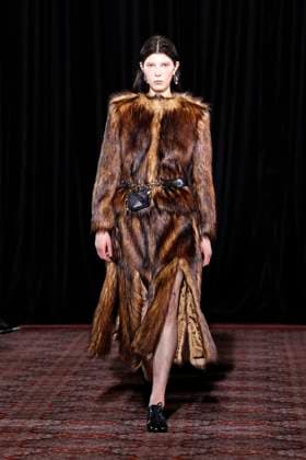 Simone Rocha London Ready to wear fall winter 2025:26 LONDON February 2025 Simone Rocha London Ready to wear fall winter 2025:26 LONDON February 2025, Credit:Zeppelin Avalon  Copyright: xZeppelinx xAvalonx 0968157137
