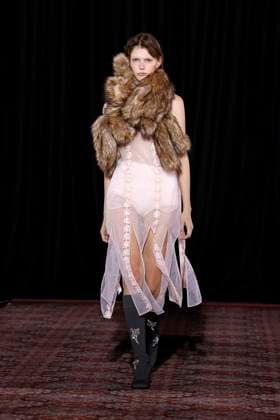 Simone Rocha London Ready to wear fall winter 2025:26 LONDON February 2025 Simone Rocha London Ready to wear fall winter 2025:26 LONDON February 2025, Credit:Zeppelin Avalon  Copyright: xZeppelinx xAvalonx 0968157209