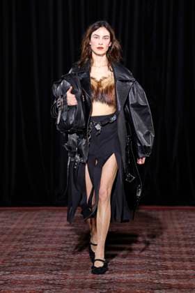 Entertainment Themen der Woche KW08 Entertainment Bilder des Tages Simone Rocha London Ready to wear fall winter 2025:26 LONDON February 2025 Simone Rocha London Ready to wear fall winter 2025:26 LONDON February 2025, Credit:Zeppelin Avalon  Copyright: xZeppelinx xAvalonx 0968157222
