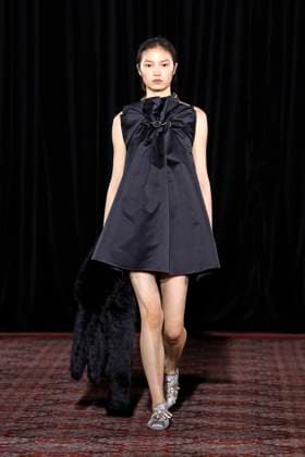 Simone Rocha London Ready to wear fall winter 2025:26 LONDON February 2025 Simone Rocha London Ready to wear fall winter 2025:26 LONDON February 2025, Credit:Zeppelin Avalon  Copyright: xZeppelinx xAvalonx 0968157474