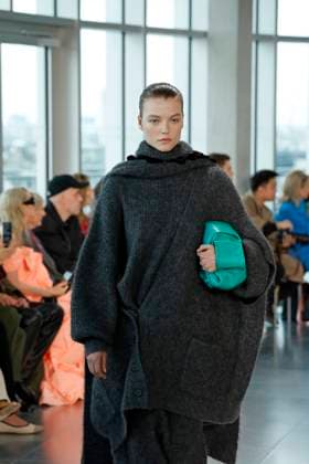 Roksanda London Ready to wear fall winter 2025:26 LONDON February 2025 Roksanda London Ready to wear fall winter 2025:26 LONDON February 2025, Credit:Zeppelin Avalon  Copyright: xZeppelinx xAvalonx 0968152790
