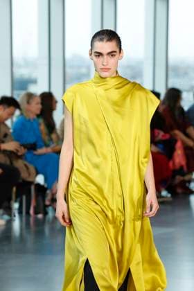 Roksanda London Ready to wear fall winter 2025:26 LONDON February 2025 Roksanda London Ready to wear fall winter 2025:26 LONDON February 2025, Credit:Zeppelin Avalon  Copyright: xZeppelinx xAvalonx 0968153043
