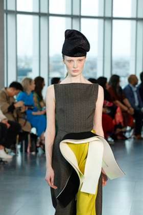 Roksanda London Ready to wear fall winter 2025:26 LONDON February 2025 Roksanda London Ready to wear fall winter 2025:26 LONDON February 2025, Credit:Zeppelin Avalon  Copyright: xZeppelinx xAvalonx 0968153162