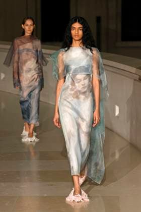 Erdem London Ready to wear fall winter 2025:26; LONDON February 2025 Erdem London Ready to wear fall winter 2025:26; LONDON February 2025, Credit:Zeppelin Avalon  Copyright: xZeppelinx xAvalonx 0968247893