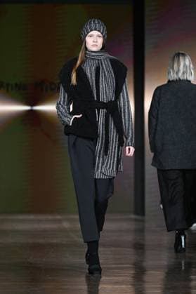 Entertainment Bilder des Tages Milan, Milan Women s Fashion Week: Fall Winter 2025 - Women s Fashion, Fall Winter 2025.- Martino Midali fashion show - catwalk in the photo: Model  Copyright: xSimonaxChiocciax xipa-agency.netx xSimonaxChiocciax IPA_Agency_IPA54517909