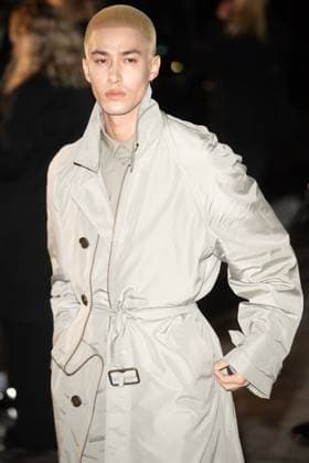 LFW AW25 Burberry Show Arrivals - TATE Britain, London, UK Japanese-American Singer Mikah (born Mika Hashizume) attends Burberry s AW25 Runway Show at TATE Britain in London, England, UK on Monday 24 February 2025 during London Fashion Week February 2025. Justin Ng , Credit:Justin Ng Avalon UK, England, London, TATE Britain  Copyright: xJustinxNgx xAvalonx 0968507617