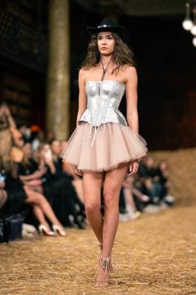 Aadnevik - Runway - LFW February 2024 LONDON, ENGLAND - 18 FEBRUARY: A model catwalks at the Aadnevik show during London Fashion Week February 2024 at on the 18 February, 2024 in London, England., Credit:Lounis Tiar Avalon United Kingdom, London  Copyright: xLounisxTiarx xAvalonx 0968549828