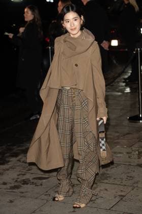 LFW AW25 Burberry Show Arrivals - TATE Britain, London, UK Jung Eun-chae attends Burberry s AW25 Runway Show at TATE Britain in London, England, UK on Monday 24 February 2025 during London Fashion Week February 2025. Justin Ng , Credit:Justin Ng Avalon UK, England, London, TATE Britain  Copyright: xJustinxNgx xAvalonx 0968545558