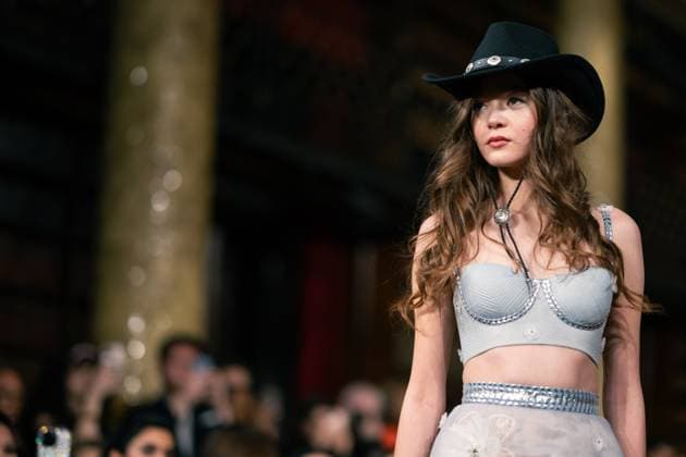 Aadnevik - Runway - LFW February 2024 LONDON, ENGLAND - 18 FEBRUARY: A model catwalks at the Aadnevik show during London Fashion Week February 2024 at on the 18 February, 2024 in London, England., Credit:Lounis Tiar Avalon United Kingdom, London  Copyright: xLounisxTiarx xAvalonx 0968549612