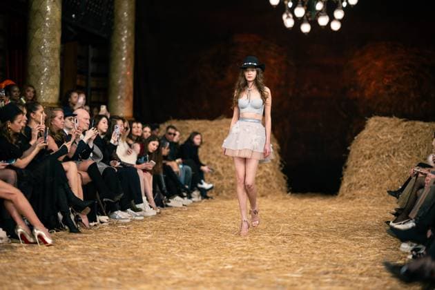 Aadnevik - Runway - LFW February 2024 LONDON, ENGLAND - 18 FEBRUARY: A model catwalks at the Aadnevik show during London Fashion Week February 2024 at on the 18 February, 2024 in London, England., Credit:Lounis Tiar Avalon United Kingdom, London  Copyright: xLounisxTiarx xAvalonx 0968549668