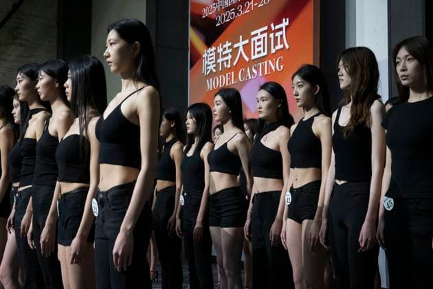 Entertainment Themen der Woche KW09 Entertainment Bilder des Tages (250225) -- BEIJING, Feb. 25, 2025 -- Models attend the casting of 2025 China International Fashion Week in Beijing, capital of China, Feb. 25, 2025. The model casting kicked off here on Tuesday, ahead of the event s opening on March 21. ) CHINA-BEIJING-FASHION WEEK-MODEL CASTING (CN) CaixYang 