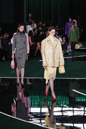 Milan, Italy: Milan, Milan Women s Fashion Week: Fall Winter 2025 - Women s Fashion, Fall Winter 2025 - Gucci Fashion Show - Catwalk. In the photo: Model- Women s Fashion, Fall Winter 2025 - Gucci Fashion Show - Catwalk. In the photo: Model Milan Italy  - ZUMAp169 20250225_zea_p169_394 Copyright: xAlessandroxBremecx