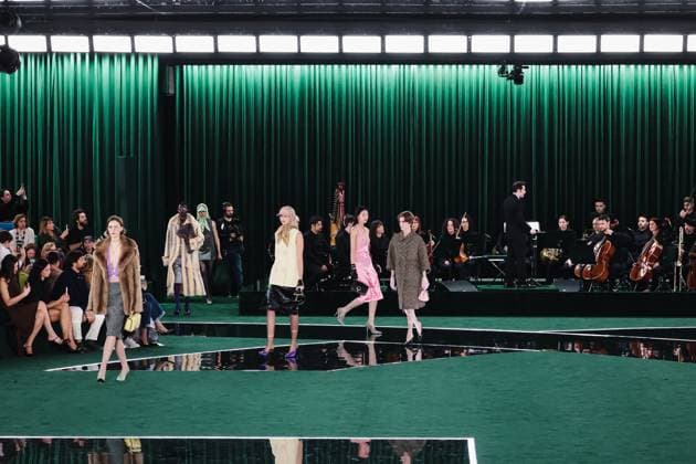 Milan, Italy: Milan, Milan Women s Fashion Week: Fall Winter 2025 - Women s Fashion, Fall Winter 2025 - Gucci Fashion Show - Catwalk. In the photo: Model- Women s Fashion, Fall Winter 2025 - Gucci Fashion Show - Catwalk. In the photo: Model Milan Italy  - ZUMAp169 20250225_zea_p169_402 Copyright: xAlessandroxBremecx