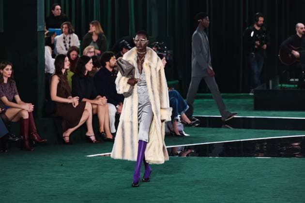 Entertainment Bilder des Tages Milan, Italy: Milan, Milan Women s Fashion Week: Fall Winter 2025 - Women s Fashion, Fall Winter 2025 - Gucci Fashion Show - Catwalk. In the photo: Model- Women s Fashion, Fall Winter 2025 - Gucci Fashion Show - Catwalk. In the photo: Model Milan Italy  - ZUMAp169 20250225_zea_p169_412 Copyright: xAlessandroxBremecx
