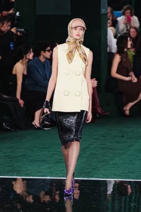 Milan, Italy: Milan, Milan Women s Fashion Week: Fall Winter 2025 - Women s Fashion, Fall Winter 2025 - Gucci Fashion Show - Catwalk. In the photo: Model- Women s Fashion, Fall Winter 2025 - Gucci Fashion Show - Catwalk. In the photo: Model Milan Italy  - ZUMAp169 20250225_zea_p169_414 Copyright: xAlessandroxBremecx