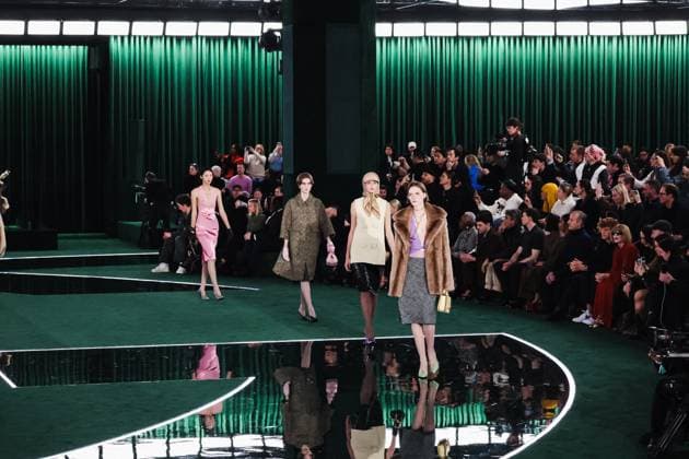 Milan, Milan, Milan Women s Fashion Week: Fall Winter 2025 - Gucci Fashion Show - Catwalk Milan, Milan Women s Fashion Week: Fall Winter 2025 - Women s Fashion, Fall Winter 2025 - Gucci Fashion Show - Catwalk. In the photo: Model- Women s Fashion, Fall Winter 2025 - Gucci Fashion Show - Catwalk. In the photo: Model Milan Italy  Copyright: xIPA ABACAx