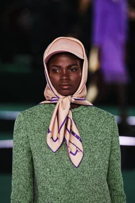 Milan, Milan, Milan Women s Fashion Week: Fall Winter 2025 - Gucci Fashion Show - Catwalk Milan, Milan Women s Fashion Week: Fall Winter 2025 - Women s Fashion, Fall Winter 2025 - Gucci Fashion Show - Catwalk. In the photo: Model- Women s Fashion, Fall Winter 2025 - Gucci Fashion Show - Catwalk. In the photo: Detail Milan Italy  Copyright: xIPA ABACAx