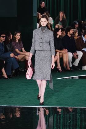 Milan, Milan, Milan Women s Fashion Week: Fall Winter 2025 - Gucci Fashion Show - Catwalk Milan, Milan Women s Fashion Week: Fall Winter 2025 - Women s Fashion, Fall Winter 2025 - Gucci Fashion Show - Catwalk. In the photo: Model- Women s Fashion, Fall Winter 2025 - Gucci Fashion Show - Catwalk. In the photo: Model Milan Italy  Copyright: xIPA ABACAx