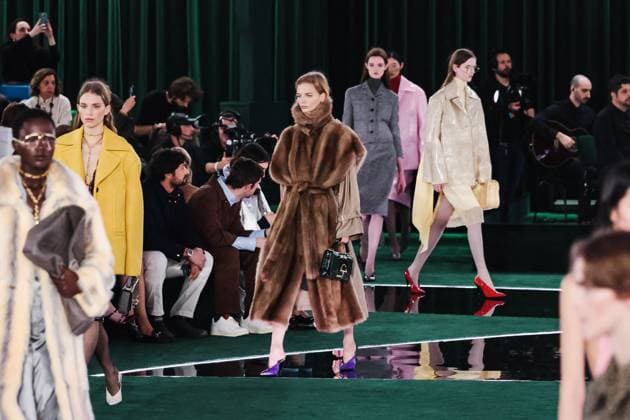 Milan, Milan, Milan Women s Fashion Week: Fall Winter 2025 - Gucci Fashion Show - Catwalk Milan, Milan Women s Fashion Week: Fall Winter 2025 - Women s Fashion, Fall Winter 2025 - Gucci Fashion Show - Catwalk. In the photo: Model- Women s Fashion, Fall Winter 2025 - Gucci Fashion Show - Catwalk. In the photo: Model Milan Italy  Copyright: xIPA ABACAx