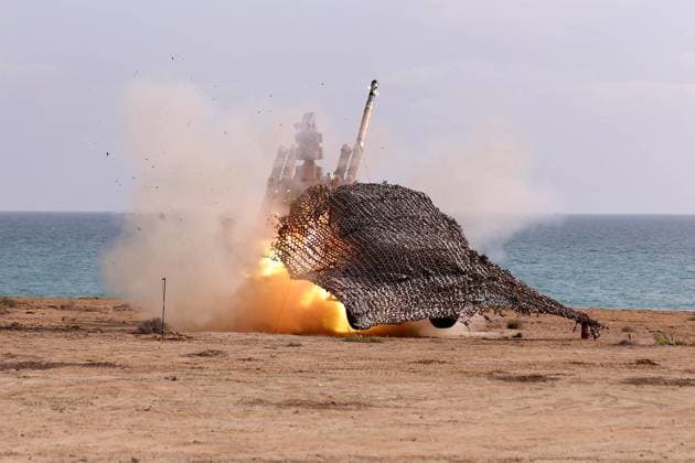 News Themen der Woche KW09 News Bilder des Tages February 25, 2025, Makran, Iran: The Iranian Army s 15 Khordad air defense system and Majid missile were utilized during the Zolfaghar 1403 military drills along the Makran coast and the Sea of Oman. The 15 Khordad system used data from the Zolfaqar passive detection system to identify and engage targets without emitting signals. These exercises aimed to evaluate the coordination of the integrated air defense network and the performance of various systems under simulated conditions. Makran Iran - ZUMAi98_ 20250225_zih_i98_003 Copyright: xIranianxArmyxOfficex