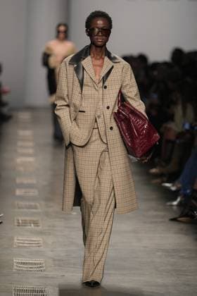 Milan, Milan Women s Fashion Week: Fall Winter 2025 26 - ICEBERG Fashion Show - Catwalk Milan, Milan Women s Fashion Week: Fall Winter 2025 26 - Women s Fashion, Fall Winter 2025 26 - Iceberg fashion show - catwalk in the photo: Model MILAN Italy  Copyright: xIPA ABACAx