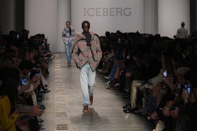 Milan, Milan Women s Fashion Week: Fall Winter 2025 26 - ICEBERG Fashion Show - Catwalk Milan, Milan Women s Fashion Week: Fall Winter 2025 26 - Women s Fashion, Fall Winter 2025 26 - Iceberg fashion show - catwalk in the photo: Model MILAN Italy  Copyright: xIPA ABACAx