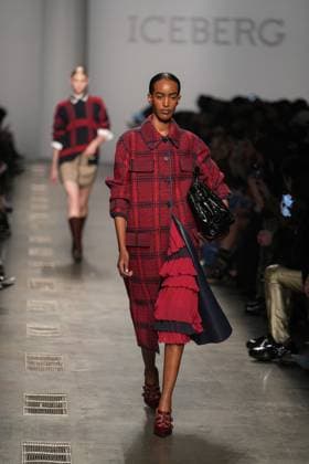 Milan, Milan Women s Fashion Week: Fall Winter 2025 26 - Women s Fashion, Fall Winter 2025 26 - Iceberg fashion show - catwalk in the photo: Model  Copyright: xRiccardoxGIordanox xipa-agency.netx xRiccardoxGIordanox IPA_Agency_IPA54562213