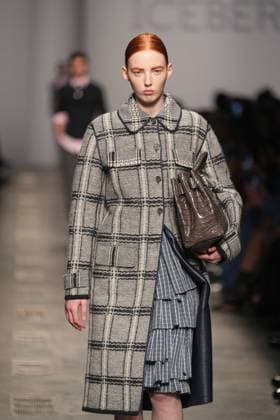 Milan, Milan Women s Fashion Week: Fall Winter 2025 26 - ICEBERG Fashion Show - Catwalk Milan, Milan Women s Fashion Week: Fall Winter 2025 26 - Women s Fashion, Fall Winter 2025 26 - Iceberg fashion show - catwalk in the photo: Model MILAN Italy  Copyright: xIPA ABACAx