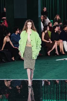 Milan, Milan Women s Fashion Week: Fall Winter 2025 - Women s Fashion, Fall Winter 2025 - Gucci Fashion Show - Catwalk. In the photo: Model- Women s Fashion, Fall Winter 2025 - Gucci Fashion Show - Catwalk. In the photo: Model  Copyright: xAlessandroxBremecx xipa-agency.netx xx IPA_Agency_IPA54563696