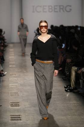 Milan, Italy: Milan, Milan Women s Fashion Week: Fall Winter 2025 26 - Women s Fashion, Fall Winter 2025 26 - Iceberg fashion show - catwalk in the photo: Model Milan Italy  - ZUMAp169 20250225_zea_p169_551 Copyright: xRiccardoxGIordanox